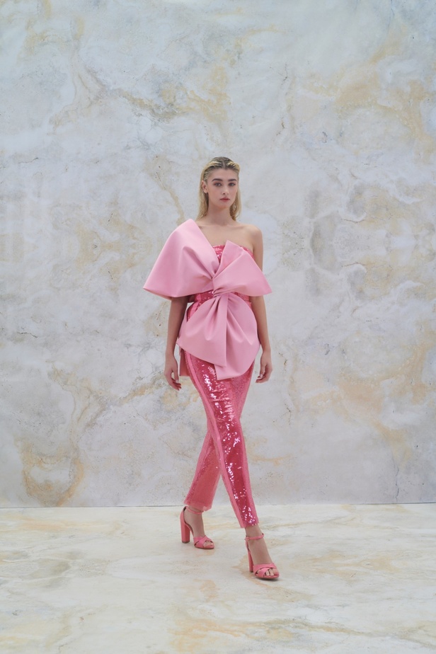 مجموعة Rami Al Ali لربيع وصيف 2023 صورة مُنمّقةً للأناقة المعاصرة