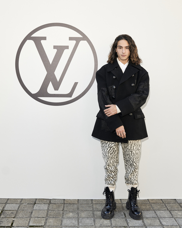 مجموعة Louis Vuitton  لربيع وصيف 2023.. تصاميم مبتكرة وأناقة الجلد