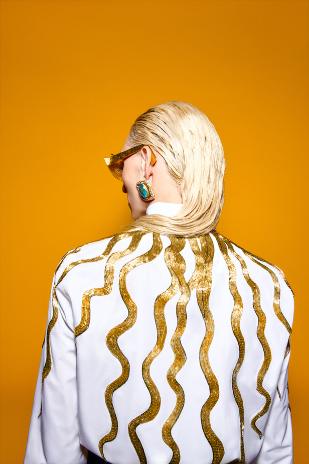 للمرأة الفريدة.. مجموعة Schiaparelli بتفاصيلها الصارخة لربيع وصيف 2023