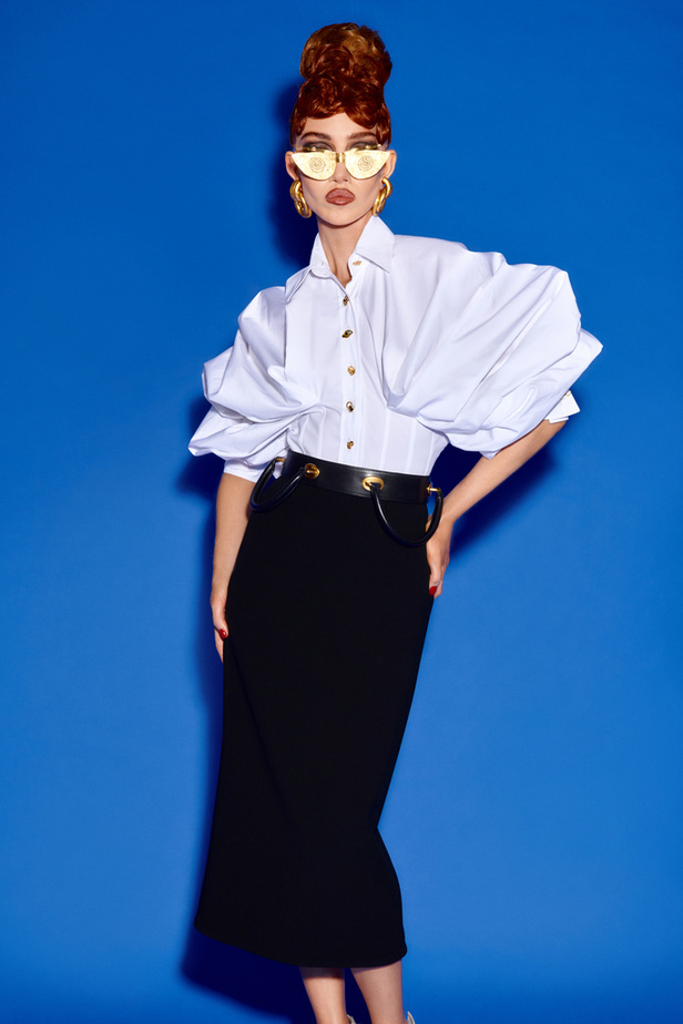 للمرأة الفريدة.. مجموعة Schiaparelli بتفاصيلها الصارخة لربيع وصيف 2023