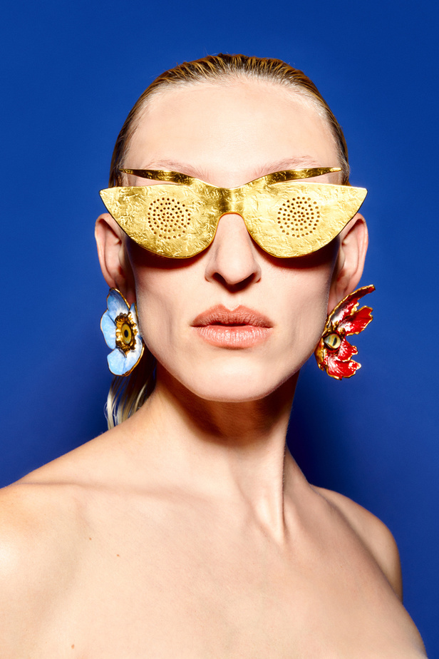 للمرأة الفريدة.. مجموعة Schiaparelli بتفاصيلها الصارخة لربيع وصيف 2023