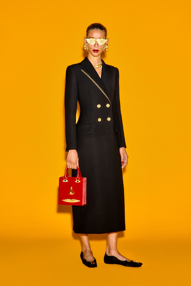 للمرأة الفريدة.. مجموعة Schiaparelli بتفاصيلها الصارخة لربيع وصيف 2023