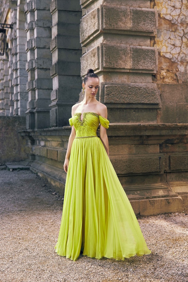 مجموعة Tony Ward لربيع 2023 انفجار ألوان استثنائية 