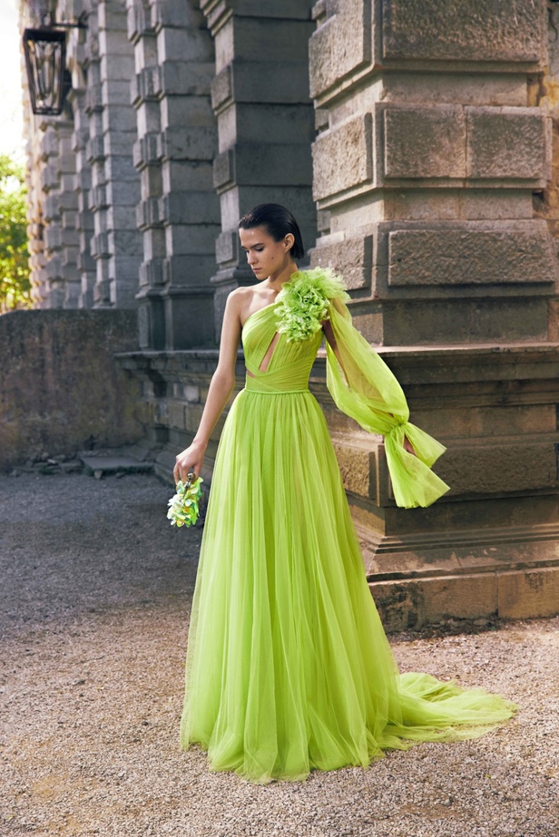 مجموعة Tony Ward لربيع 2023 انفجار ألوان استثنائية 