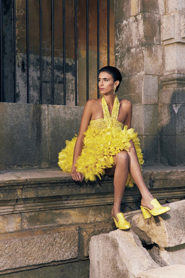 مجموعة Tony Ward لربيع 2023 انفجار ألوان استثنائية 