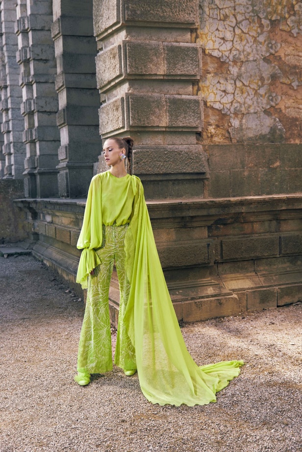 مجموعة Tony Ward لربيع 2023 انفجار ألوان استثنائية 