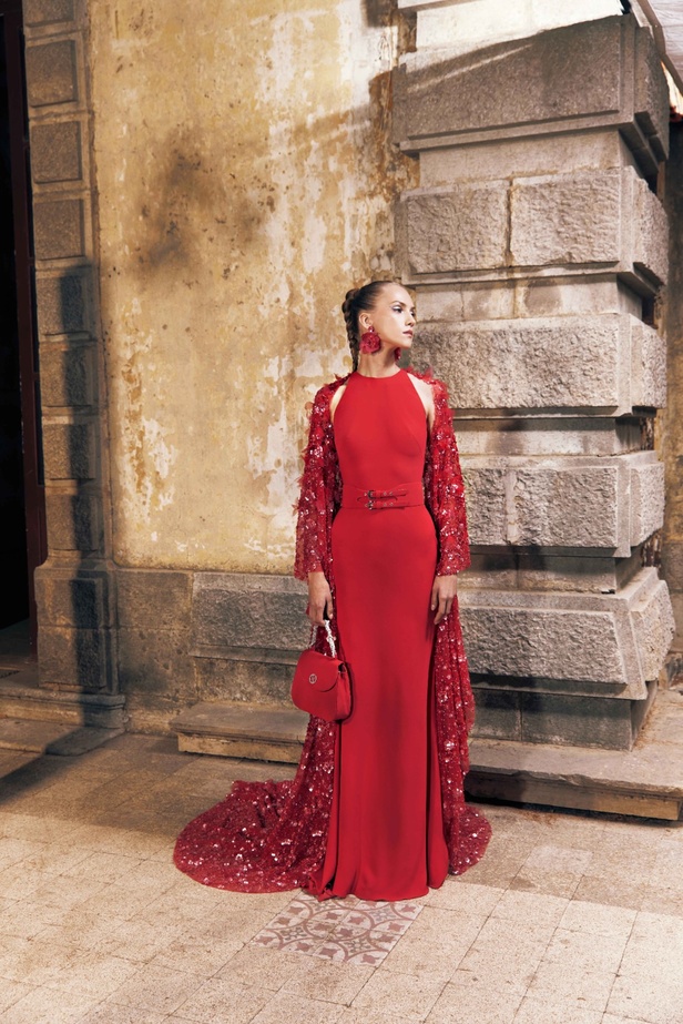 مجموعة Tony Ward لربيع 2023 انفجار ألوان استثنائية 