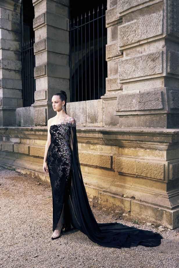 مجموعة Tony Ward لربيع 2023 انفجار ألوان استثنائية 