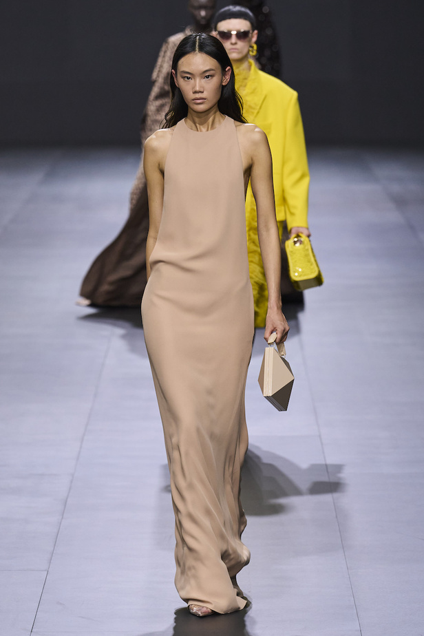 من مجموعة فالنتينو لموسم ربيع وصيف 2023