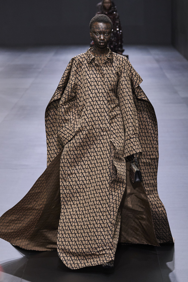 من مجموعة فالنتينو لموسم ربيع وصيف 2023