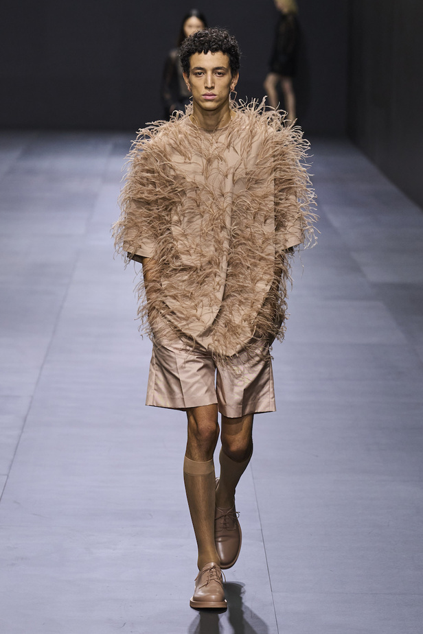 من مجموعة فالنتينو لموسم ربيع وصيف 2023