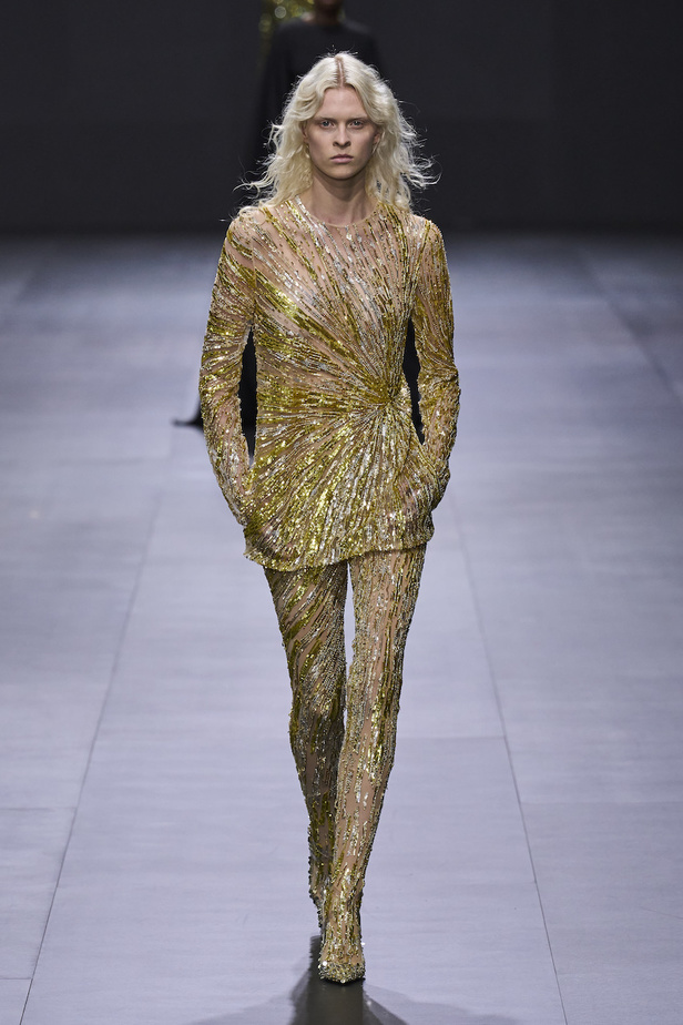 من مجموعة فالنتينو لموسم ربيع وصيف 2023