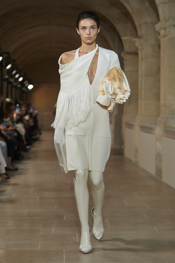 مجموعة Victoria Beckham لموسم ربيع وصيف 2023