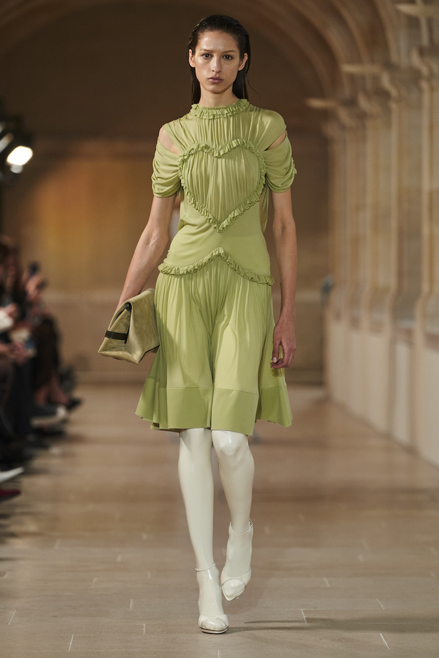 مجموعة Victoria Beckham لموسم ربيع وصيف 2023