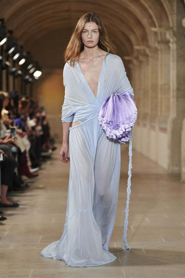 مجموعة Victoria Beckham لموسم ربيع وصيف 2023