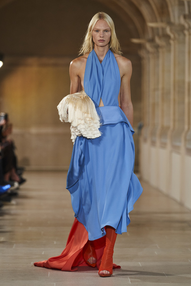 مجموعة Victoria Beckham لموسم ربيع وصيف 2023