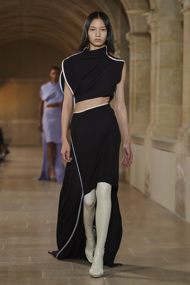 مجموعة Victoria Beckham لموسم ربيع وصيف 2023