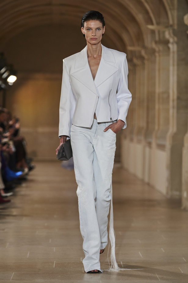 مجموعة Victoria Beckham لموسم ربيع وصيف 2023