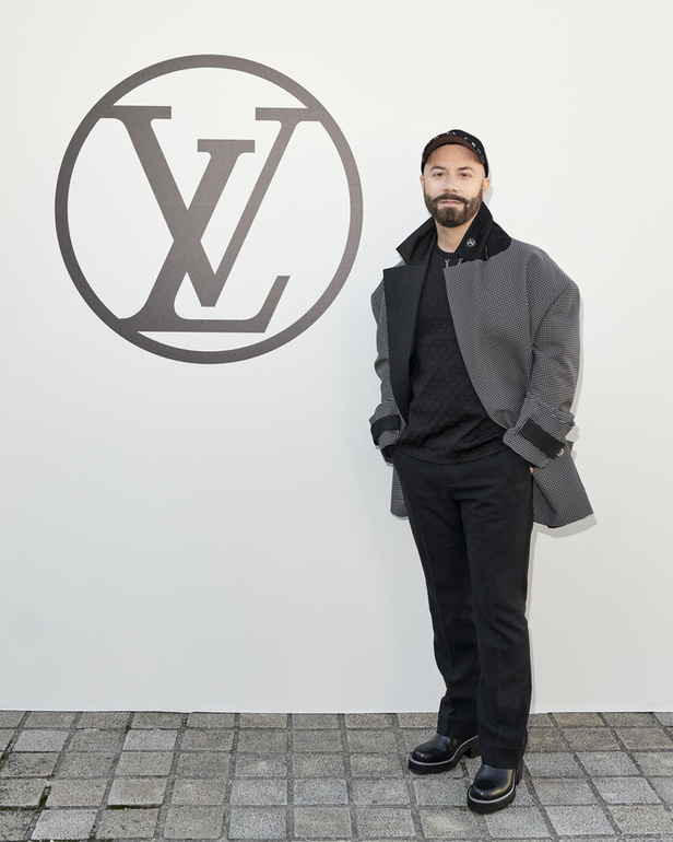 مجموعة Louis Vuitton  لربيع وصيف 2023.. تصاميم مبتكرة وأناقة الجلد