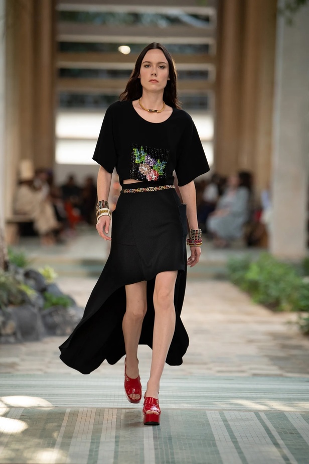 عرض أزياء شانيل Métiers d'Art لعام 2023 يحاكي نمط الأناقة والتألق