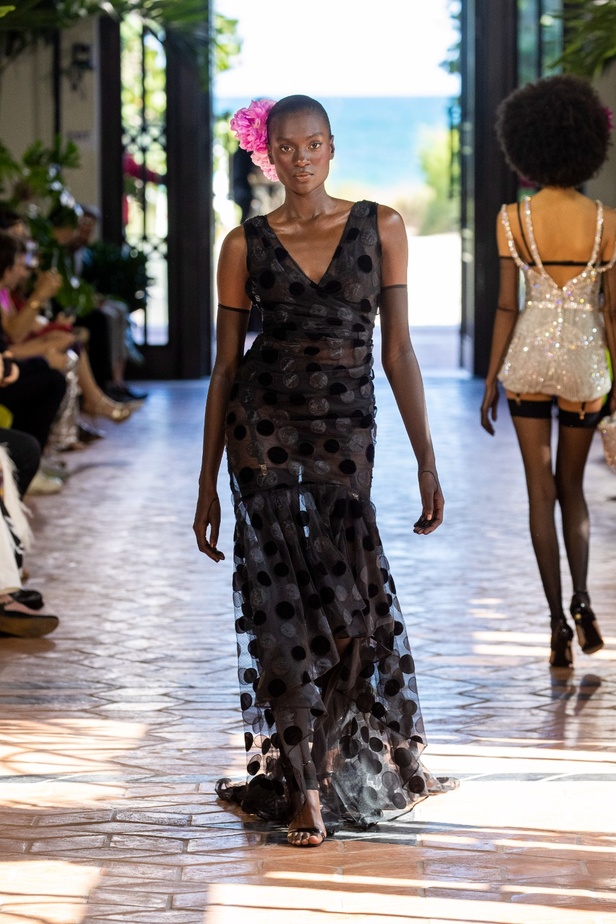 مجموعة Dolce & Gabbana Alta Moda وAlta Sartoria تصاميم فريدة لامرأة فريدة من نوعها