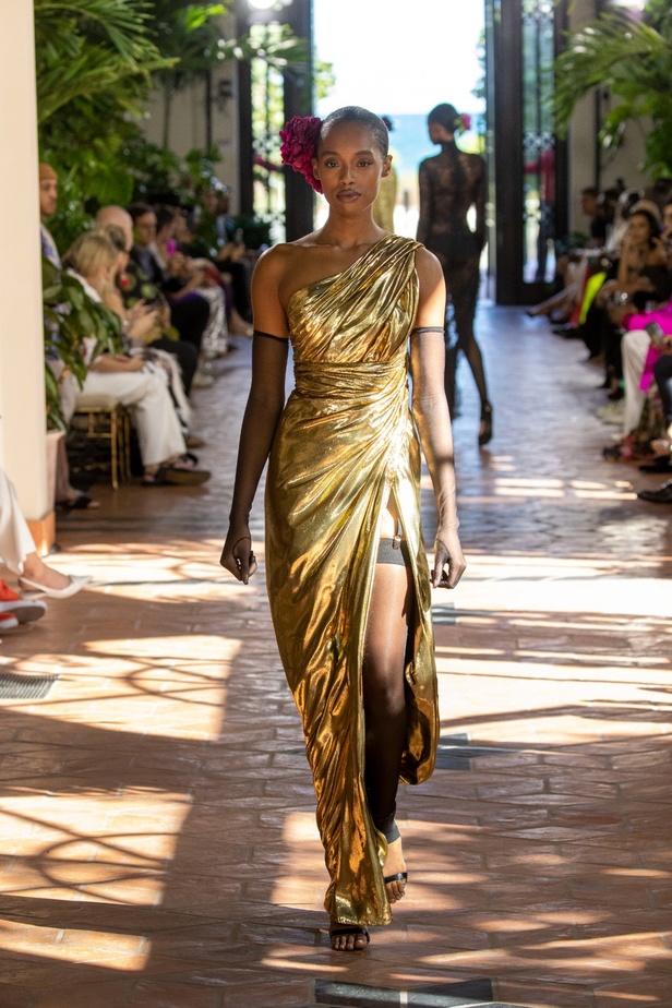 مجموعة Dolce & Gabbana Alta Moda وAlta Sartoria تصاميم فريدة لامرأة فريدة من نوعها