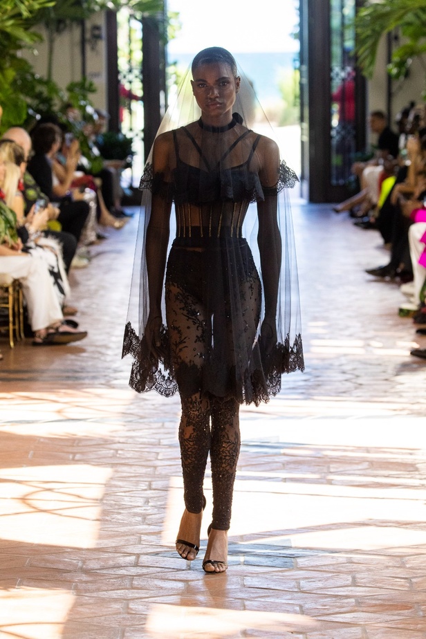 مجموعة Dolce & Gabbana Alta Moda وAlta Sartoria تصاميم فريدة لامرأة فريدة من نوعها