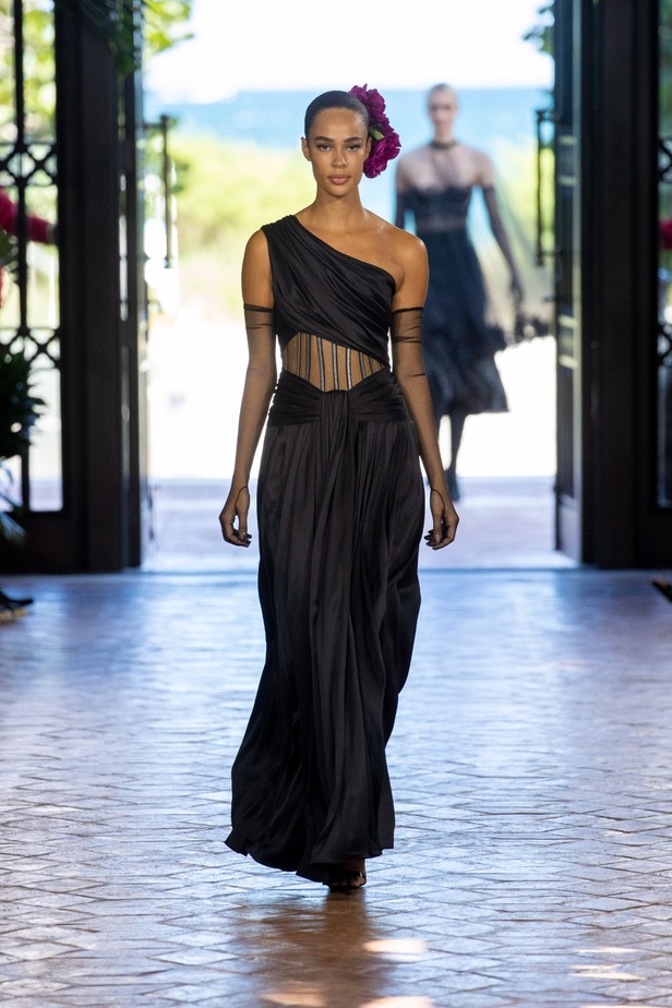 مجموعة Dolce & Gabbana Alta Moda وAlta Sartoria تصاميم فريدة لامرأة فريدة من نوعها