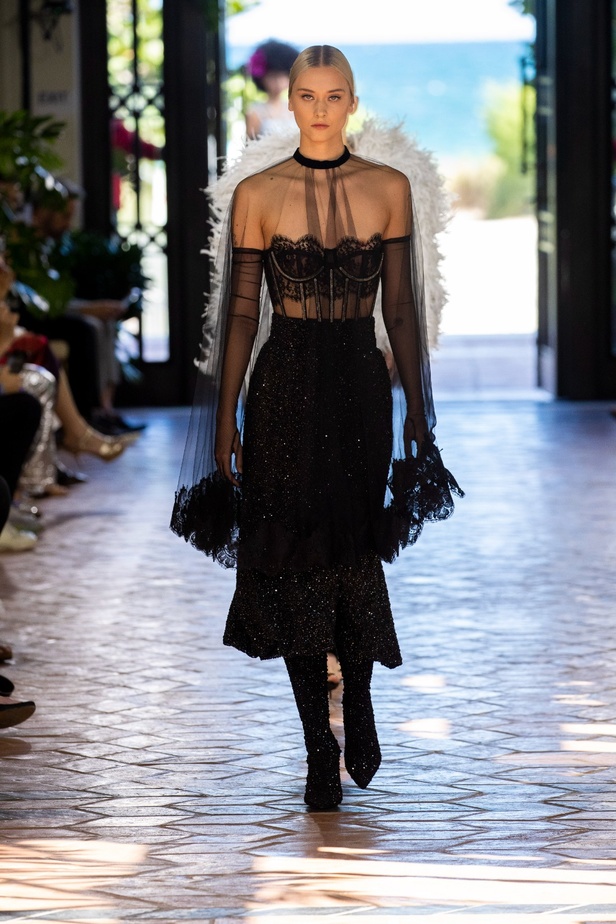 مجموعة Dolce & Gabbana Alta Moda وAlta Sartoria تصاميم فريدة لامرأة فريدة من نوعها