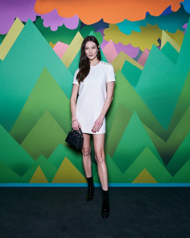 تصاميم Louis Vuitton الإبداعية على أنغام الدبكة... عرض أزياء مليء بالمفاجآت