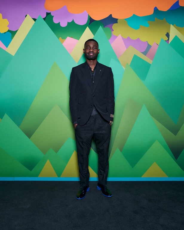 تصاميم Louis Vuitton الإبداعية على أنغام الدبكة... عرض أزياء مليء بالمفاجآت