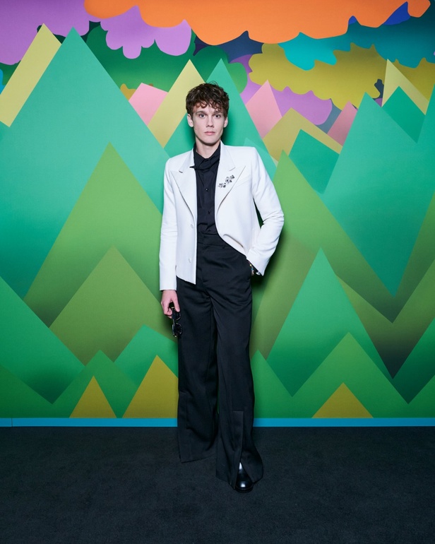 تصاميم Louis Vuitton الإبداعية على أنغام الدبكة... عرض أزياء مليء بالمفاجآت