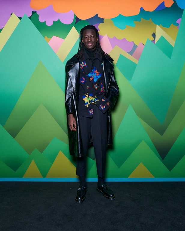 تصاميم Louis Vuitton الإبداعية على أنغام الدبكة... عرض أزياء مليء بالمفاجآت