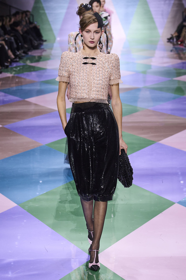 مجموعة Giorgio Armani Privé للهوت كوتور.. أناقة راقية وتصاميم كلاسيكية