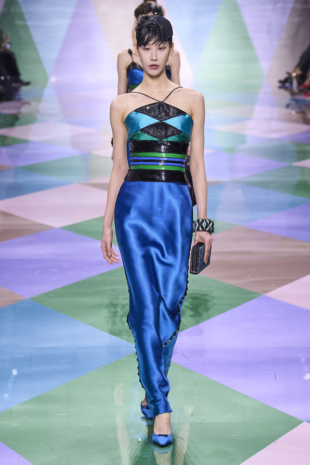 مجموعة Giorgio Armani Privé للهوت كوتور.. أناقة راقية وتصاميم كلاسيكية