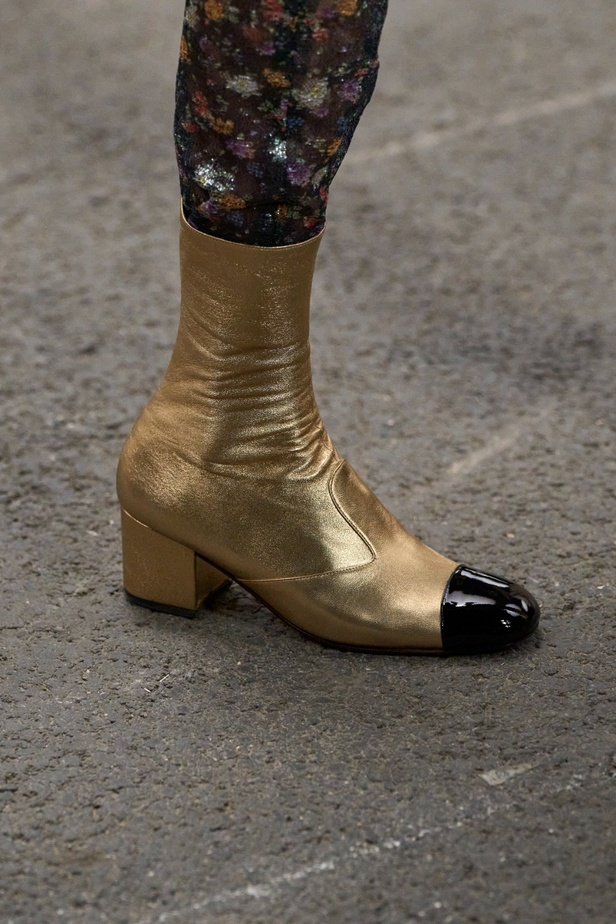 CHANEL تأخذنا في رحلة خيالية من وحي المنحوتات الأسطورية داخل شقة غابرييل شانيل