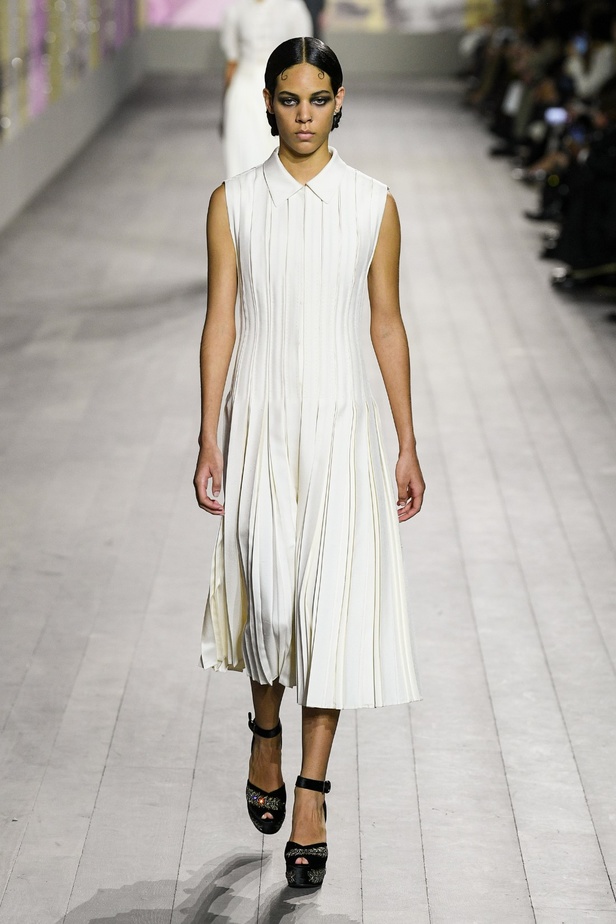 مجموعة Dior للتصاميم الراقية لموسم ربيع وصيف 2023... حِرفة أساسها الفكر