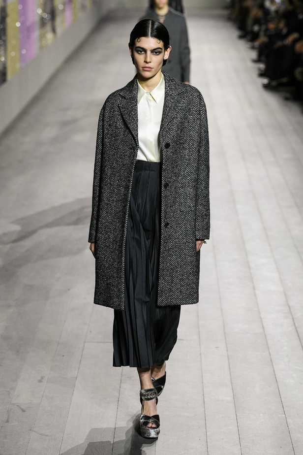 مجموعة Dior للتصاميم الراقية لموسم ربيع وصيف 2023... حِرفة أساسها الفكر