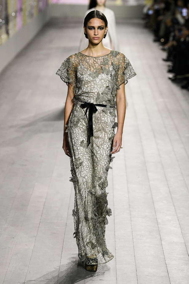 مجموعة Dior للتصاميم الراقية لموسم ربيع وصيف 2023... حِرفة أساسها الفكر