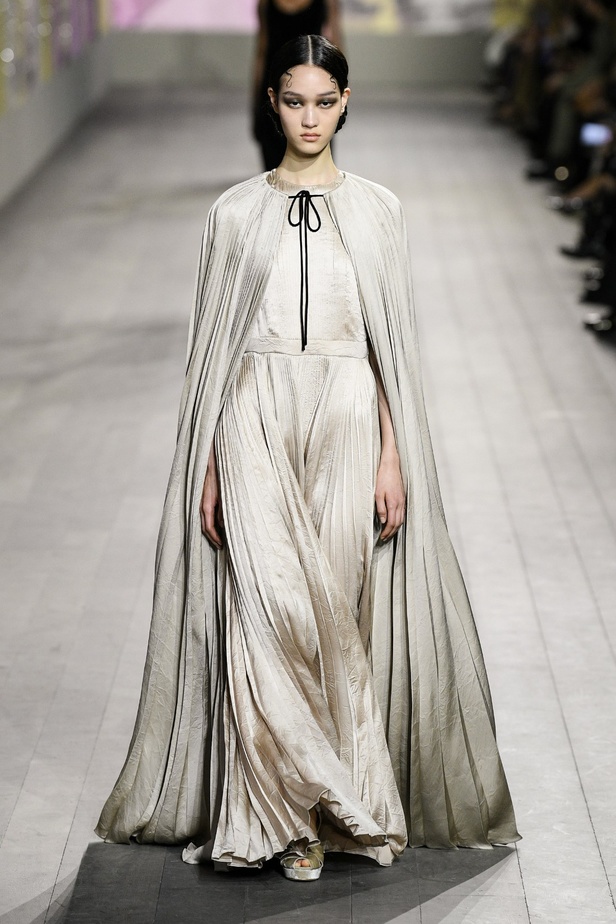 مجموعة Dior للتصاميم الراقية لموسم ربيع وصيف 2023... حِرفة أساسها الفكر