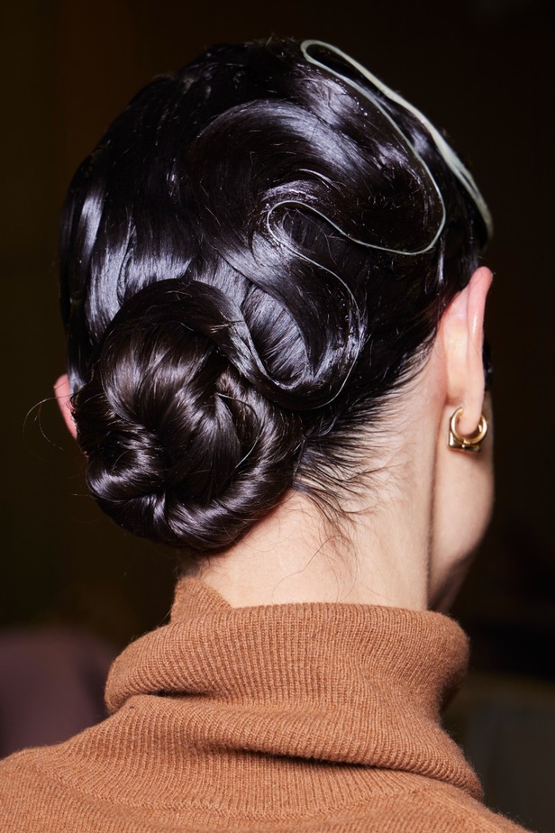 اطلالات جمالية من مجموعة إيلي صعب