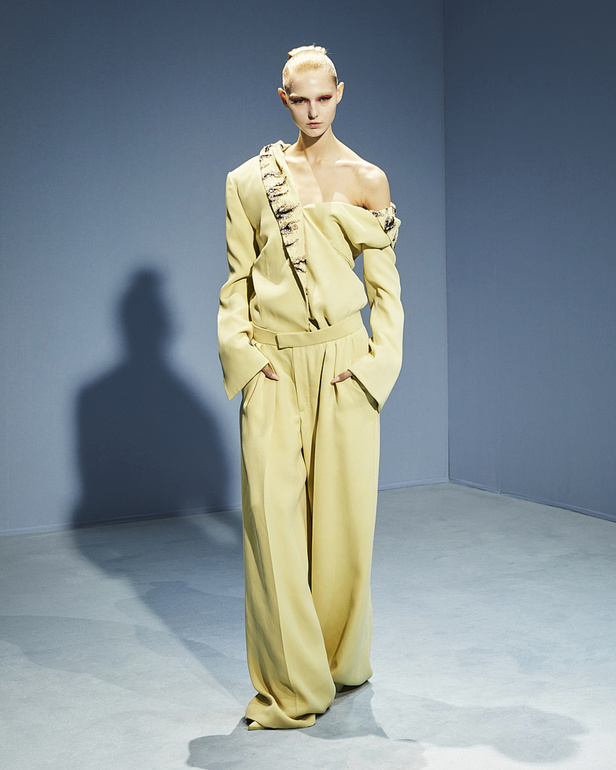 مجموعة Jean Paul Gaultier للهوت كوتور.. تصاميم حيوية للمرأة العصرية