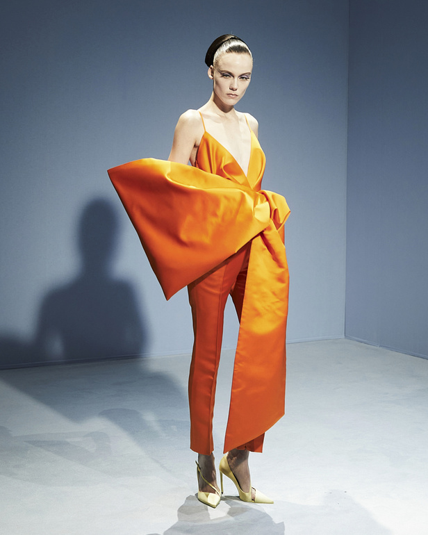 مجموعة Jean Paul Gaultier للهوت كوتور.. تصاميم حيوية للمرأة العصرية