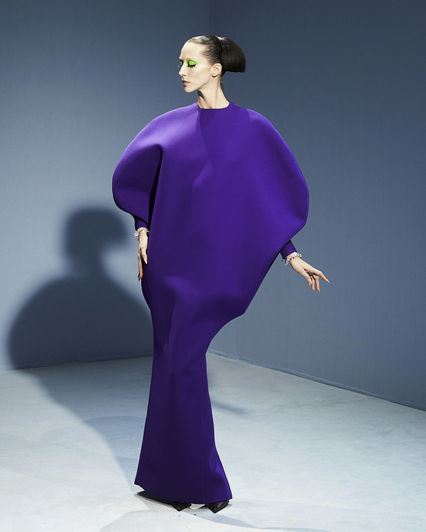 مجموعة Jean Paul Gaultier للهوت كوتور.. تصاميم حيوية للمرأة العصرية