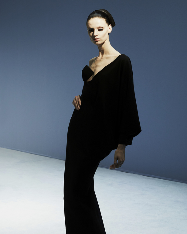 مجموعة Jean Paul Gaultier للهوت كوتور.. تصاميم حيوية للمرأة العصرية