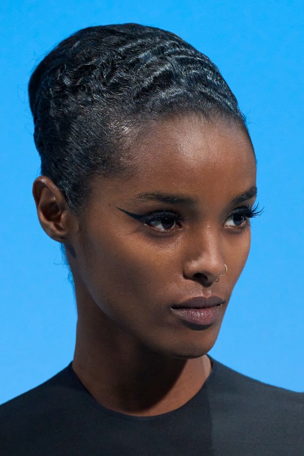 اطلالت جمالية من مجموعة Jean Paul Gaultier للهوت كوتور..