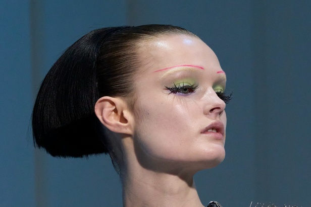 اطلالت جمالية من مجموعة Jean Paul Gaultier للهوت كوتور..