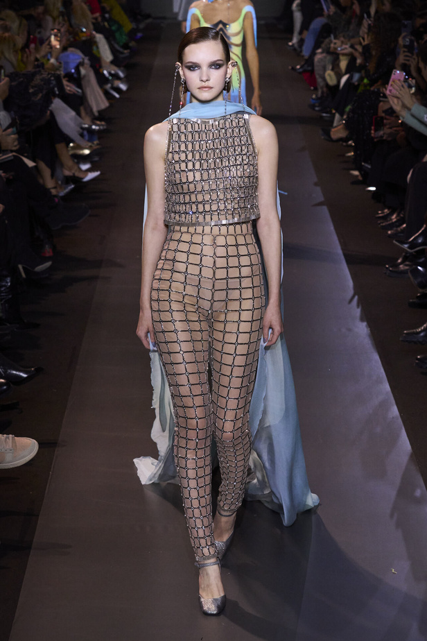 مجموعة جورج حبيقة للهوت كوتور 2023.. فخامة الشك والاناقة التي لا تزول