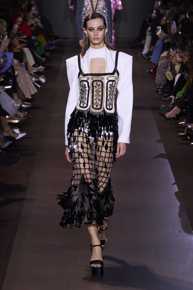 مجموعة جورج حبيقة للهوت كوتور 2023.. فخامة الشك والاناقة التي لا تزول