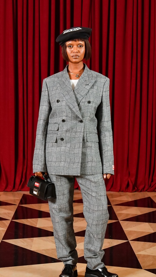 مجموعة KENZO لخريف وشتاء 2023 للنساء والرجال: مغامرة عبر الثقافات والعصور